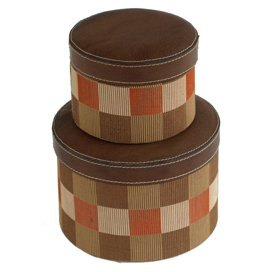 BO-236 Set of 2 Jute Check Round Boxes With Brown Leather Lids. One of Many Beautiful Luxurious Accessories from Adesso Wholesale.